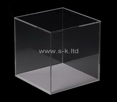 Clear acrylic merchandise display case