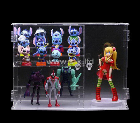 Plastic display case for figures
