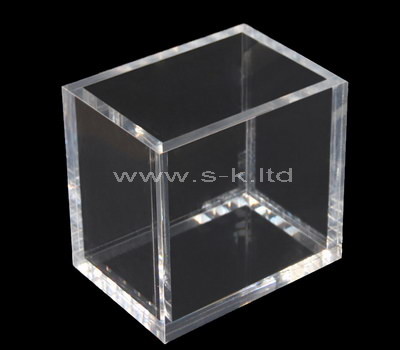 clear plastic display cases