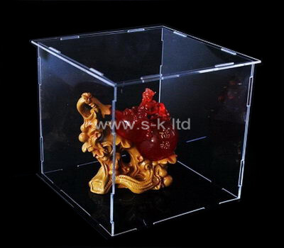Clear acrylic crafts display case
