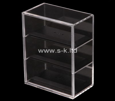 Vitrine acrylique claire à 3 niveaux sur mesure