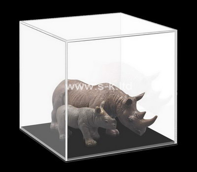 Custom clear acrylic model animal display case