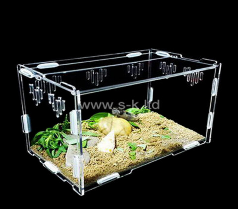 Acrylic box manufacturer custom crawling pets feeding box