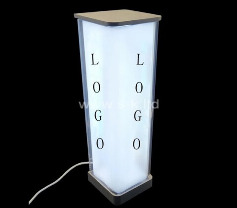 Custom acrylic four-sided full-body luminous light box