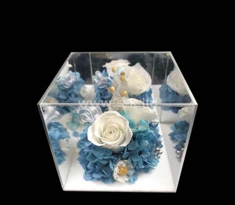 Custom acrylic flowers display case