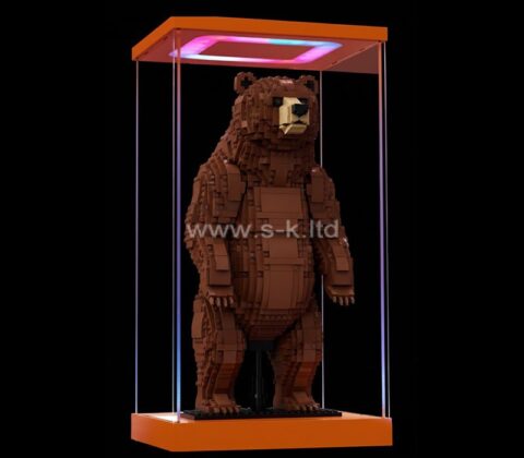 Vitrine éclairée en forme d'ours en acrylique sur mesure