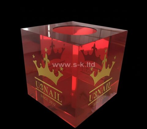 Quadratische Gewinnspielbox aus Acryl