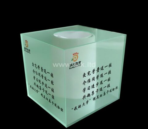 Quadratische Schul-Tombola-Box aus Acryl