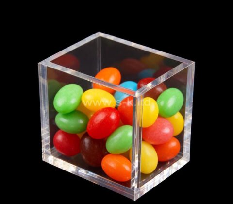 Bonbonnière carrée en acrylique personnalisée