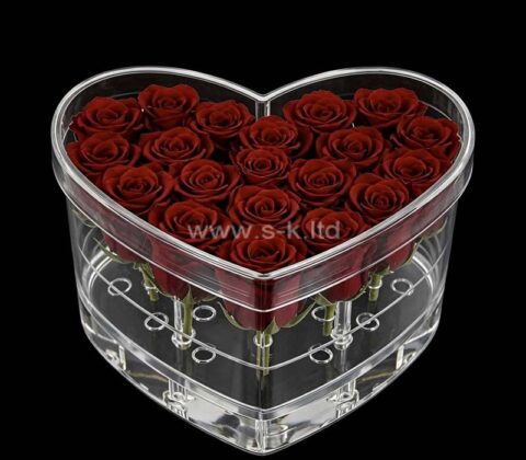 Estuche acrílico personalizado en forma de corazón con tapa