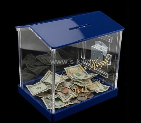 Individuell gestaltete Spendenbox aus Acryl in Form eines Hauses für wohltätige Zwecke