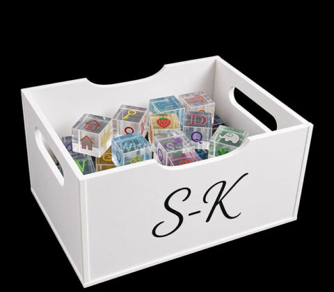 Caja de regalo personalizada con el alfabeto en acrílico
